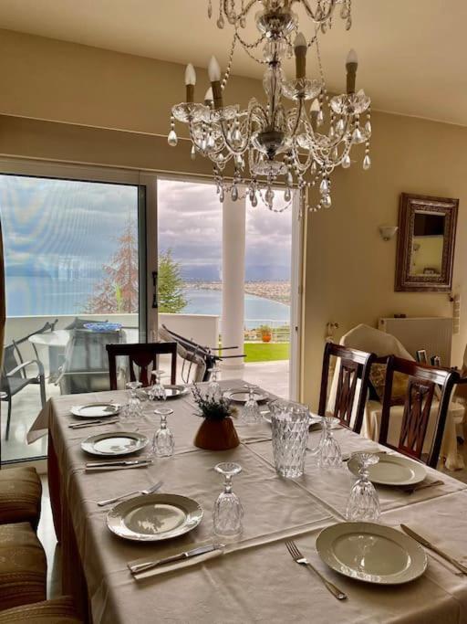 Marine'S Lux Villa:Golden Sunset Каламата Экстерьер фото
